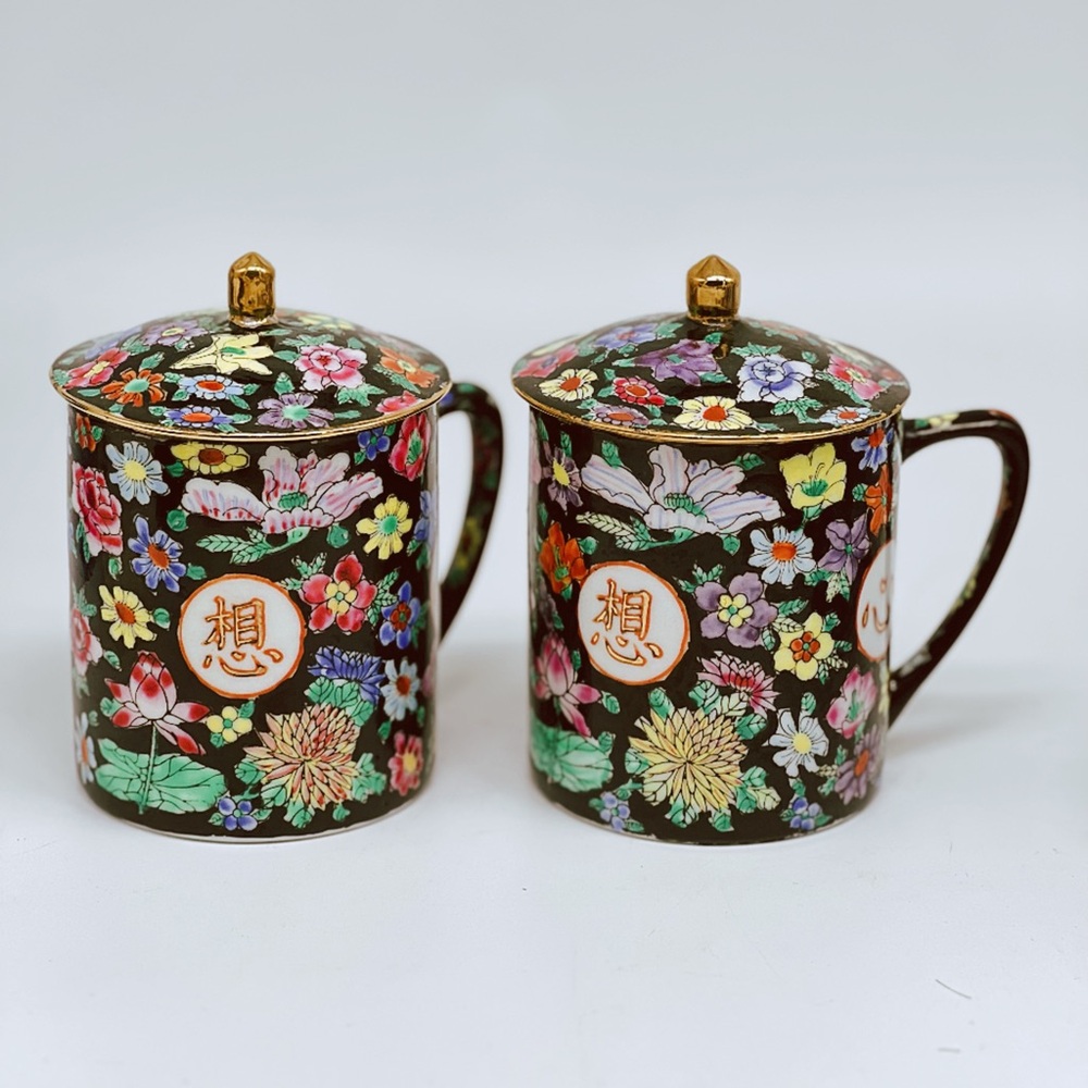 A pair vintage Famille Rose HAND PAINTED PORCELAIN Mugs with lid